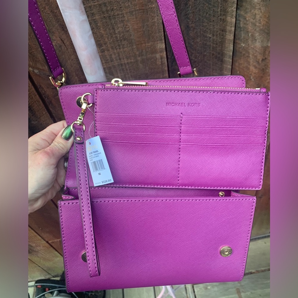 MICHAEL KORS JET SET TRAVEL LEATHER CROSSBODY - Picture 4 of 13